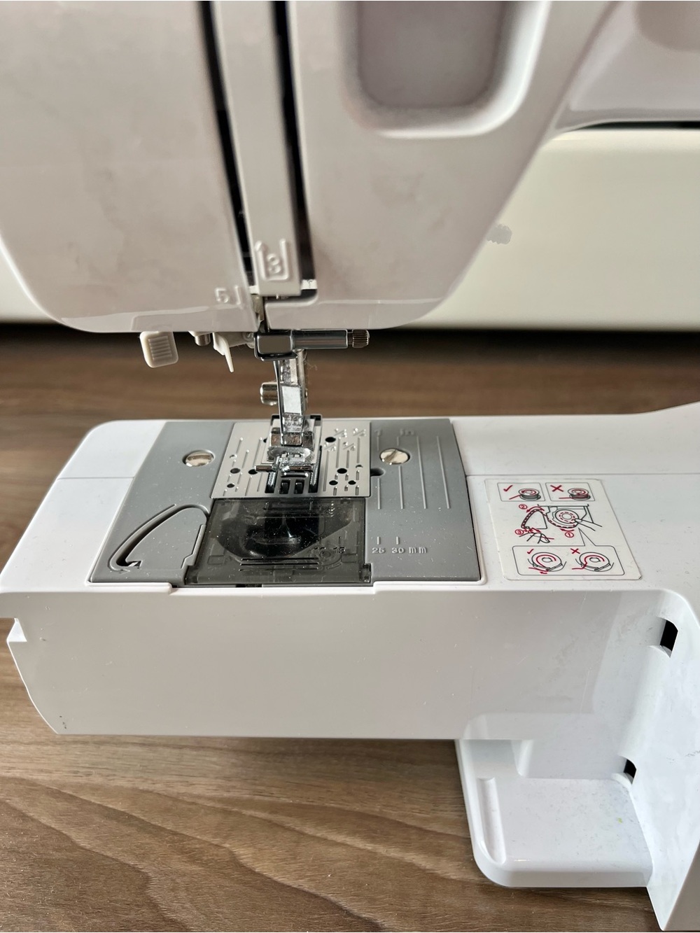 Brother SM3701 Sewing Machine - Picture 8 of 13